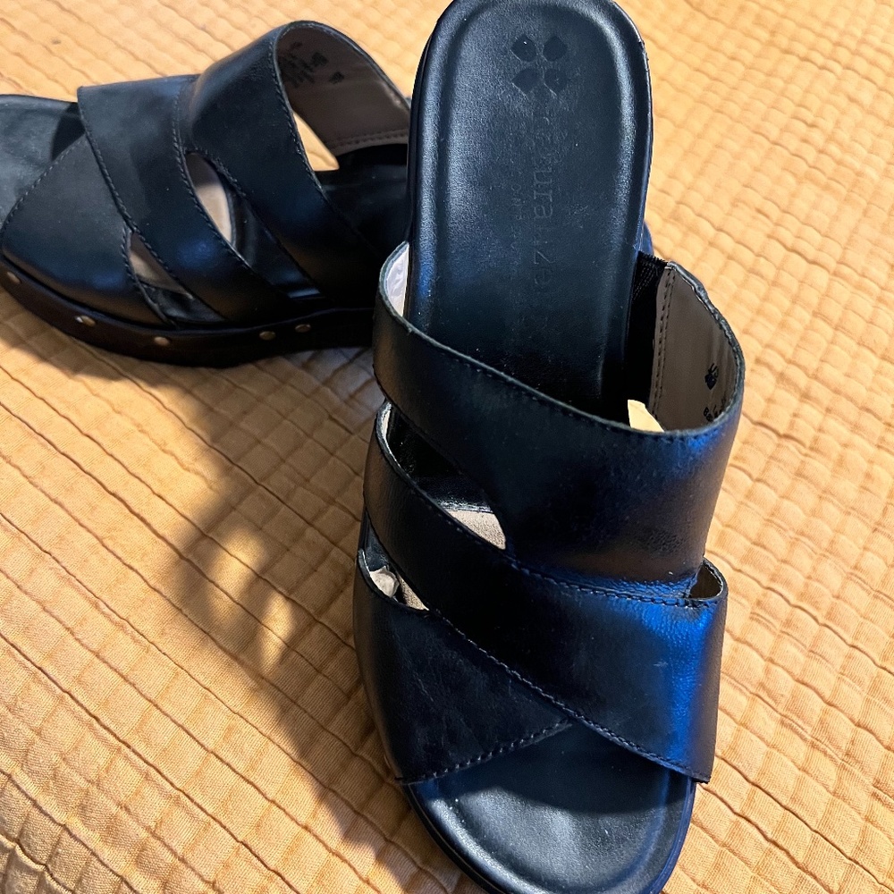 Naturlizer Women's Black Sandal